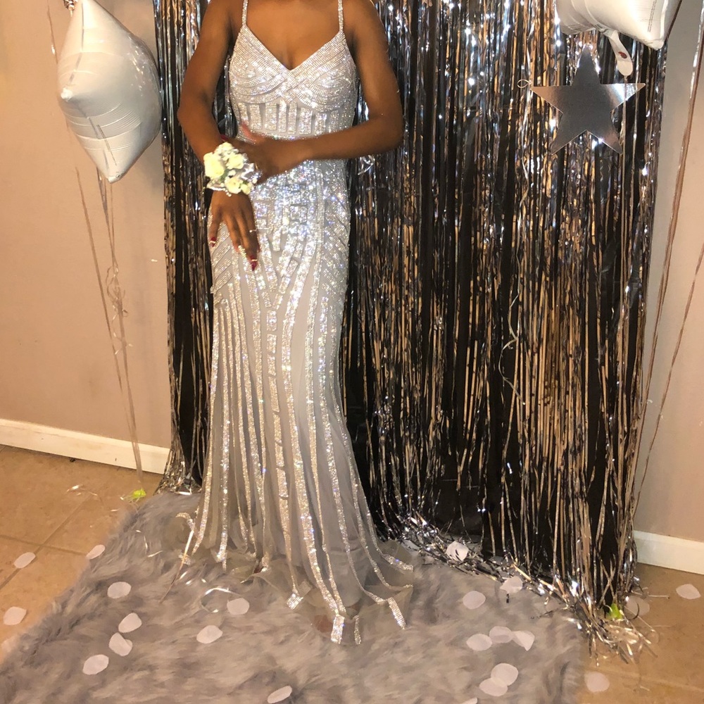 beautiful stunning PROM DRESS FOR SALE